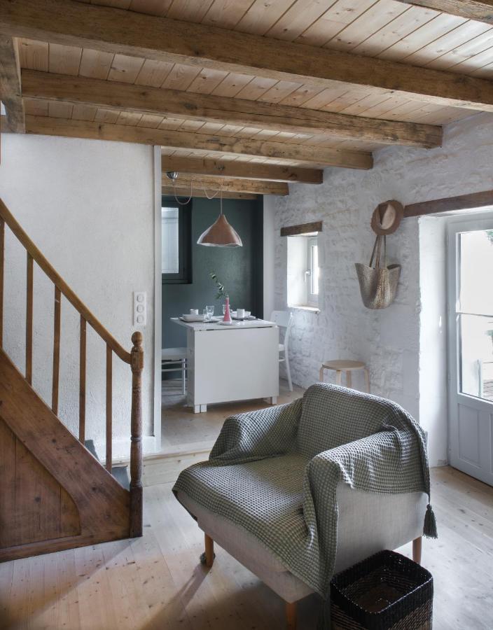 Gite Du Presbytere Port D'Envaux, Ravissante Maison De Charme מראה חיצוני תמונה