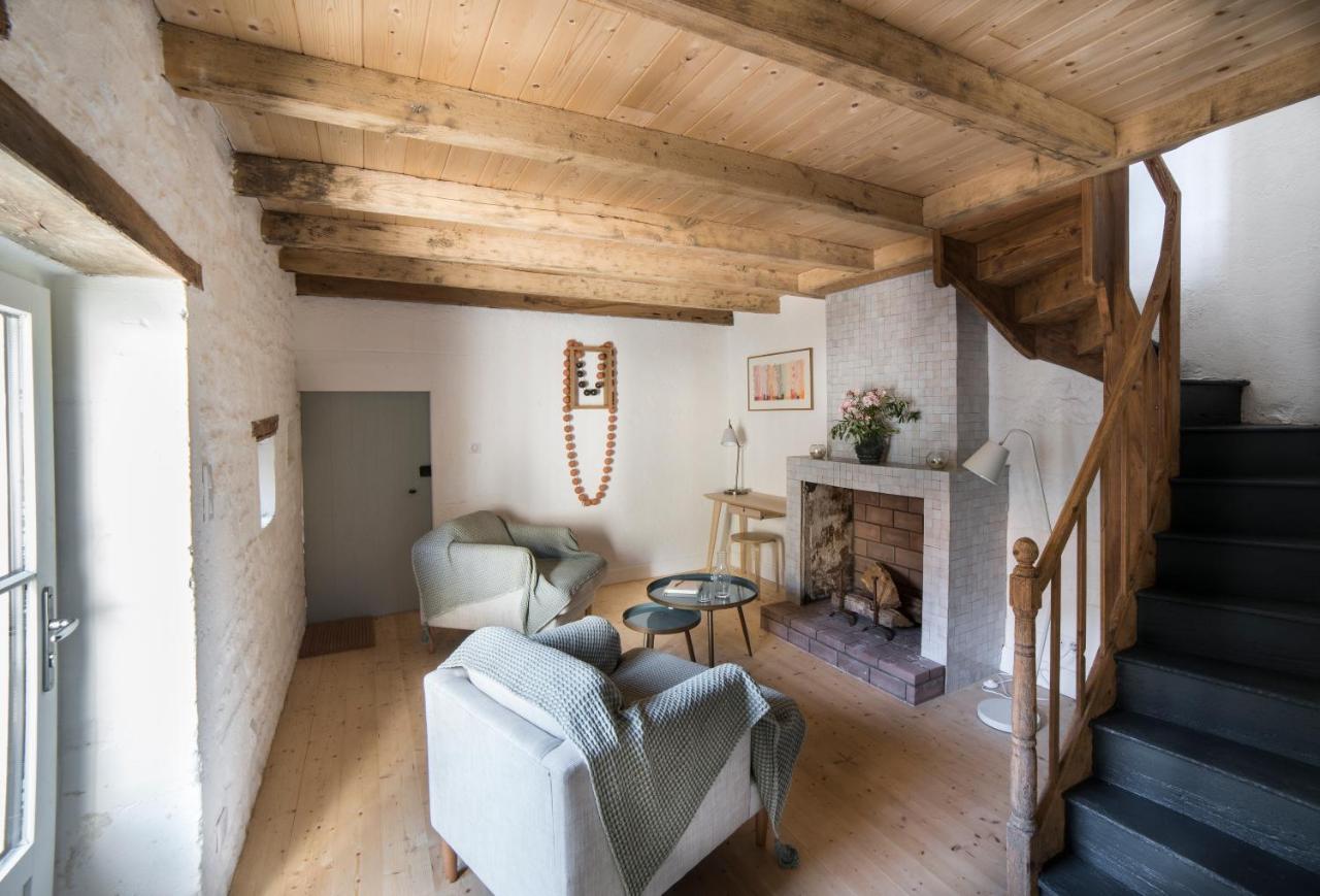 Gite Du Presbytere Port D'Envaux, Ravissante Maison De Charme מראה חיצוני תמונה