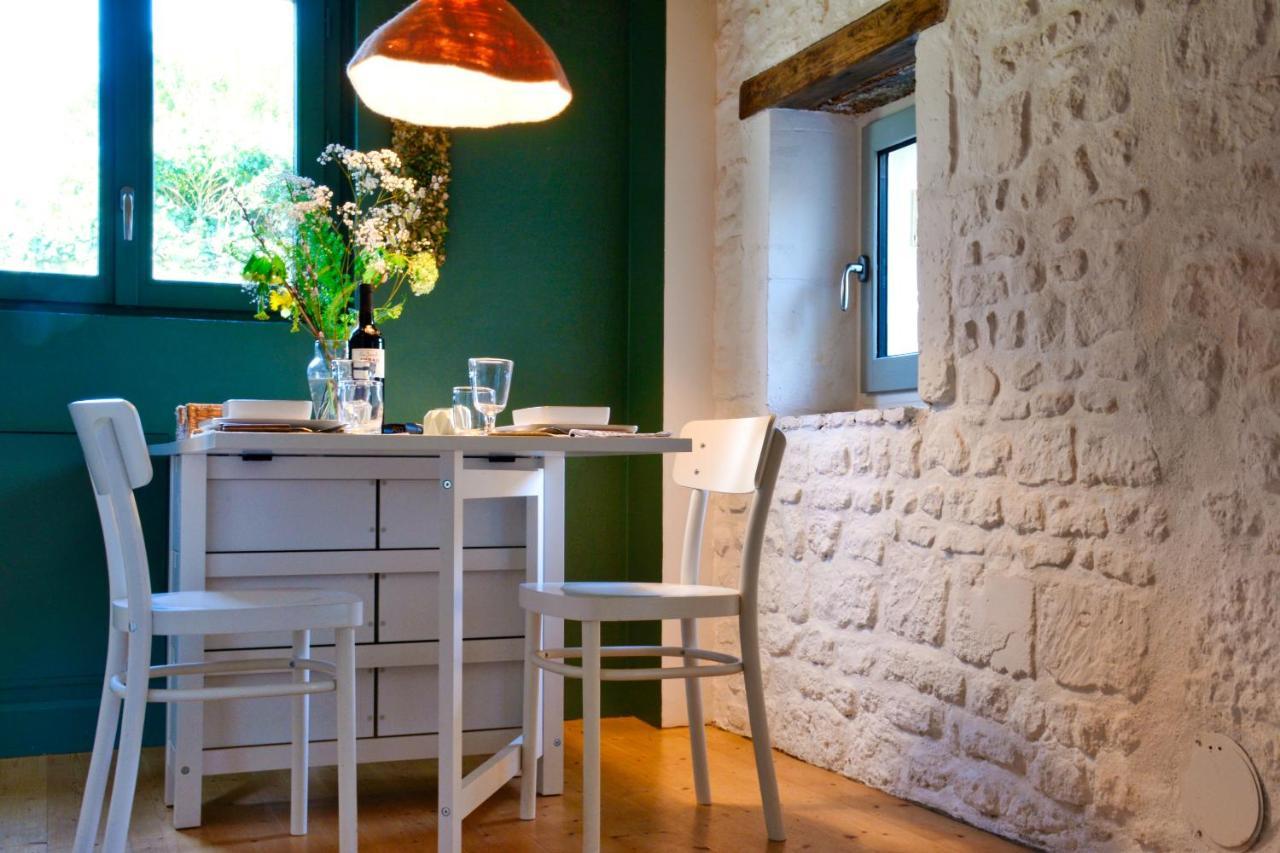 Gite Du Presbytere Port D'Envaux, Ravissante Maison De Charme מראה חיצוני תמונה